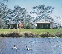 Compass Country Cabins - Lennox Head Accommodation