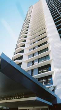 Surfers Century Apartments - Accommodation Airlie Beach