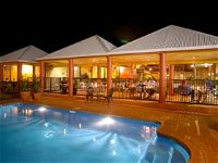 Reef Resort - Accommodation Redcliffe