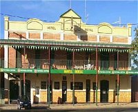 Royal Hotel Coonabarabran - Wagga Wagga Accommodation