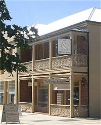Cobb  Co Court Boutique Hotel - Accommodation Nelson Bay