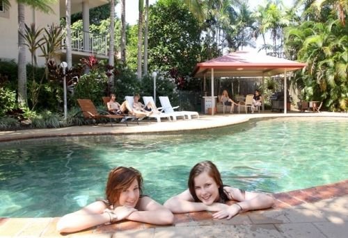 Cairns Reef Apartments and Motels
