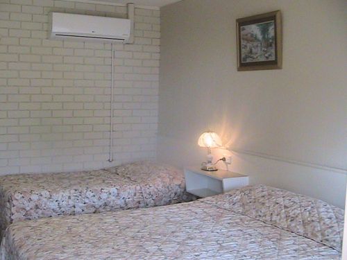 Cobden VIC Accommodation Yamba