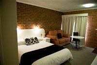 Cousins Motor Inn - Accommodation in Surfers Paradise