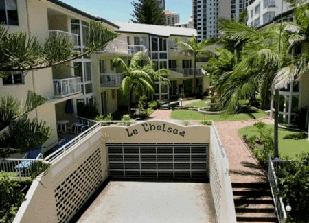 Le Chelsea Holiday Apartments - Tourism Cairns