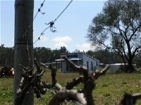 Ridgemill Escape - Cabins In The Vineyard - Redcliffe Tourism
