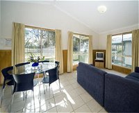 Swan Lake Holiday Park - Accommodation in Surfers Paradise