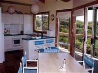 Island Beach House - Accommodation in Surfers Paradise