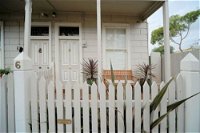 Emerald Inn - Stay Innercity - Accommodation in Brisbane