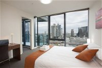 28 Nights - Accommodation in Surfers Paradise