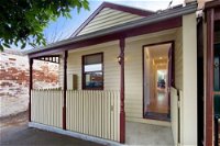 Port Melbourn Cottage - Stay Innercity - Redcliffe Tourism