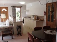Adrienne's Place On Hill - Geraldton Accommodation