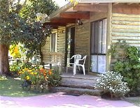 Lazy Acre Log Cabins - Accommodation Airlie Beach