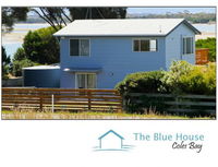 The Blue House Coles Bay - Accommodation Whitsundays