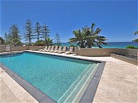 Clubb Coolum Beach Resort - Redcliffe Tourism