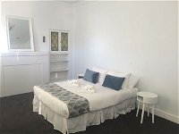 Newcastle Accommodation Tighes Hill - Palm Beach Accommodation