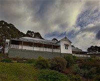 House on the Hill Bed and Breakfast - Redcliffe Tourism