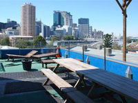 Cloud 9 Backpackers Resort - Accommodation Gladstone