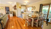 Bright Country Home - Mackay Tourism