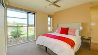 Canadian Lakehouse - Accommodation in Surfers Paradise