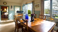 Hilltop Cottage - Daylesford - Wagga Wagga Accommodation