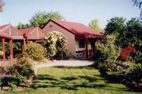 Alpine Country Cottages - Townsville Tourism