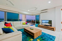 Beachlife Sea Breeze Luxury  Apartment Harbour Views - Whitsundays Tourism