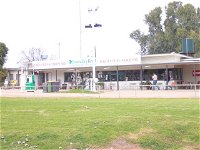 Boundary Bend General Store and Caravan Park Murray River - Wagga Wagga Accommodation