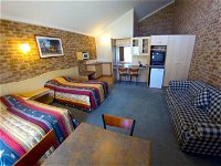 Country Gardens Motor Inn - Accommodation in Surfers Paradise