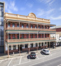 George Hotel  Cafe - Accommodation Mt Buller