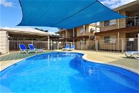 Lakeside Holiday Apartments - Mackay Tourism