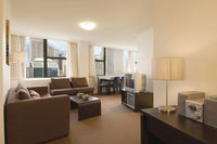 Oaks Hyde Park Plaza - Accommodation Burleigh