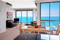 Pacific Views Resort - Main Beach - Accommodation Port Macquarie
