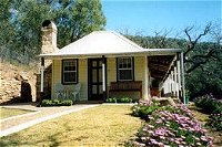 Price Morris Cottage - Dalby Accommodation