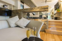 The Feathered Nest - Luxury Wildlife Retreat - Redcliffe Tourism