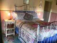 The Witches Garden - Cottage on the Creek - Coogee Beach Accommodation
