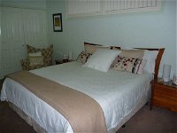 Wallabi Point Bed and Breakfast - Townsville Tourism