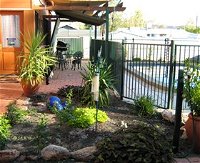 Molliejay Bed and Breakfast - Townsville Tourism