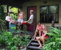 Airlie Beach Magnums Backpackers - Townsville Tourism