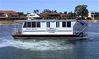 Dolphin Houseboat Holidays - Wagga Wagga Accommodation