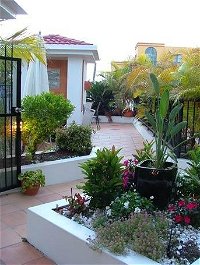 Shaz Maisons Beachside Holiday Apartments - Geraldton Accommodation