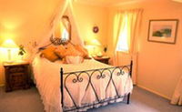 Blue Mountains Lakeside Bed and Breakfast - - Mackay Tourism