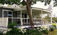Yarralaw Springs Wines Vine Loft Bed and Breakfast - Redcliffe Tourism