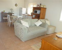 The Friendly Chat Bed and Breakfast and Self-contained Accommodation - Accommodation in Brisbane