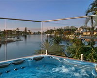 Sanctuary on Water Elite Holiday Home - Goulburn Accommodation