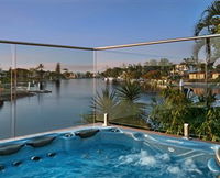 Sanctuary on Water Elite Holiday Home - Goulburn Accommodation