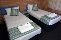 The Oaks Hotel Motel  - Coogee Beach Accommodation