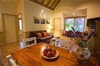 Autumn Abode Cottages - Mount Gambier Accommodation
