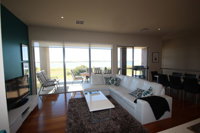 LJ Hooker Goolwa Holiday Rentals - 42 Underwood Avenue Goolwa Beach - Accommodation Port Macquarie