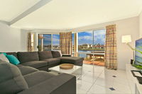 SALT Waterfront Apartment - Redcliffe Tourism